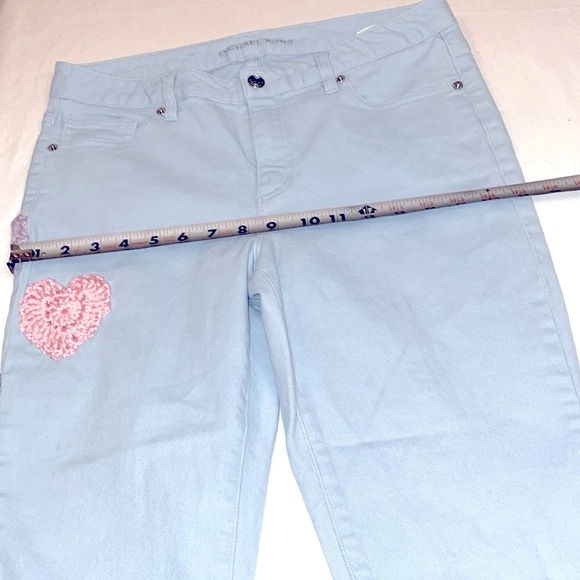 Women’s EUC MICHAEL KORS Lgt Blue Women's Jeans Sz 8 Handmade Crocheted Hearts - Picture 3 of 13